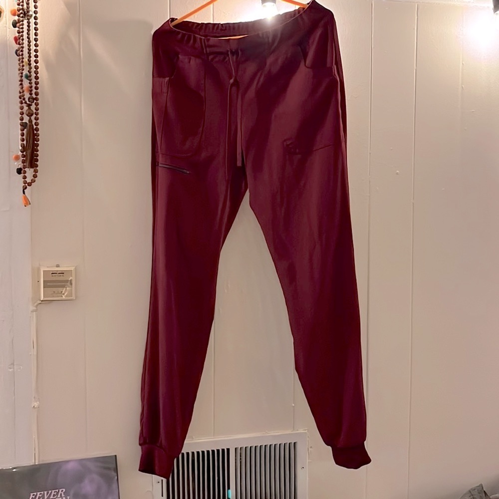 Heart soul jogger scrubs burgundy